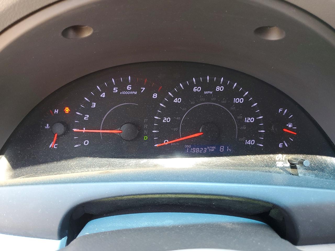 2011 TOYOTA CAMRY LE photo 25