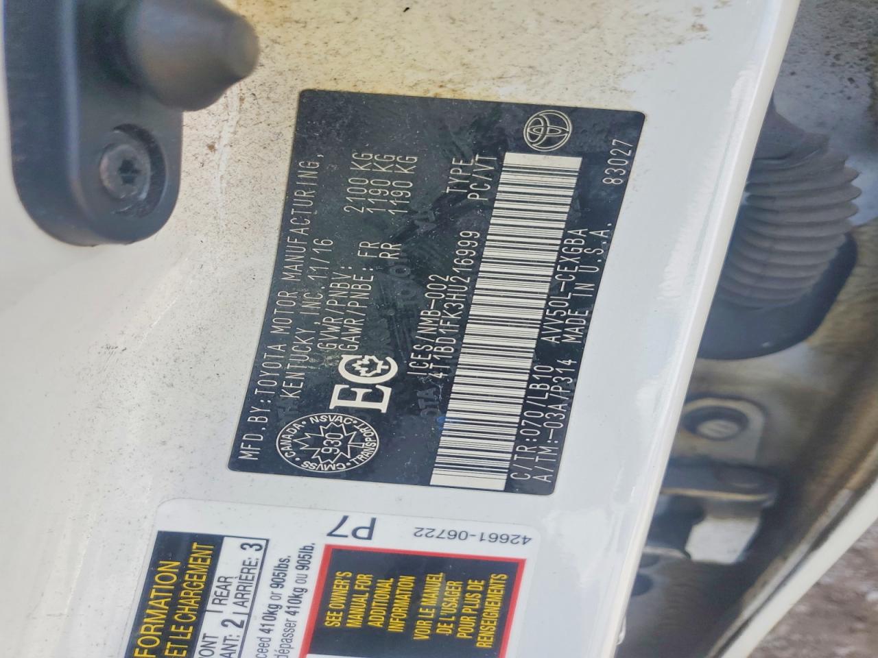 2017 TOYOTA CAMRY HYBRID photo 37