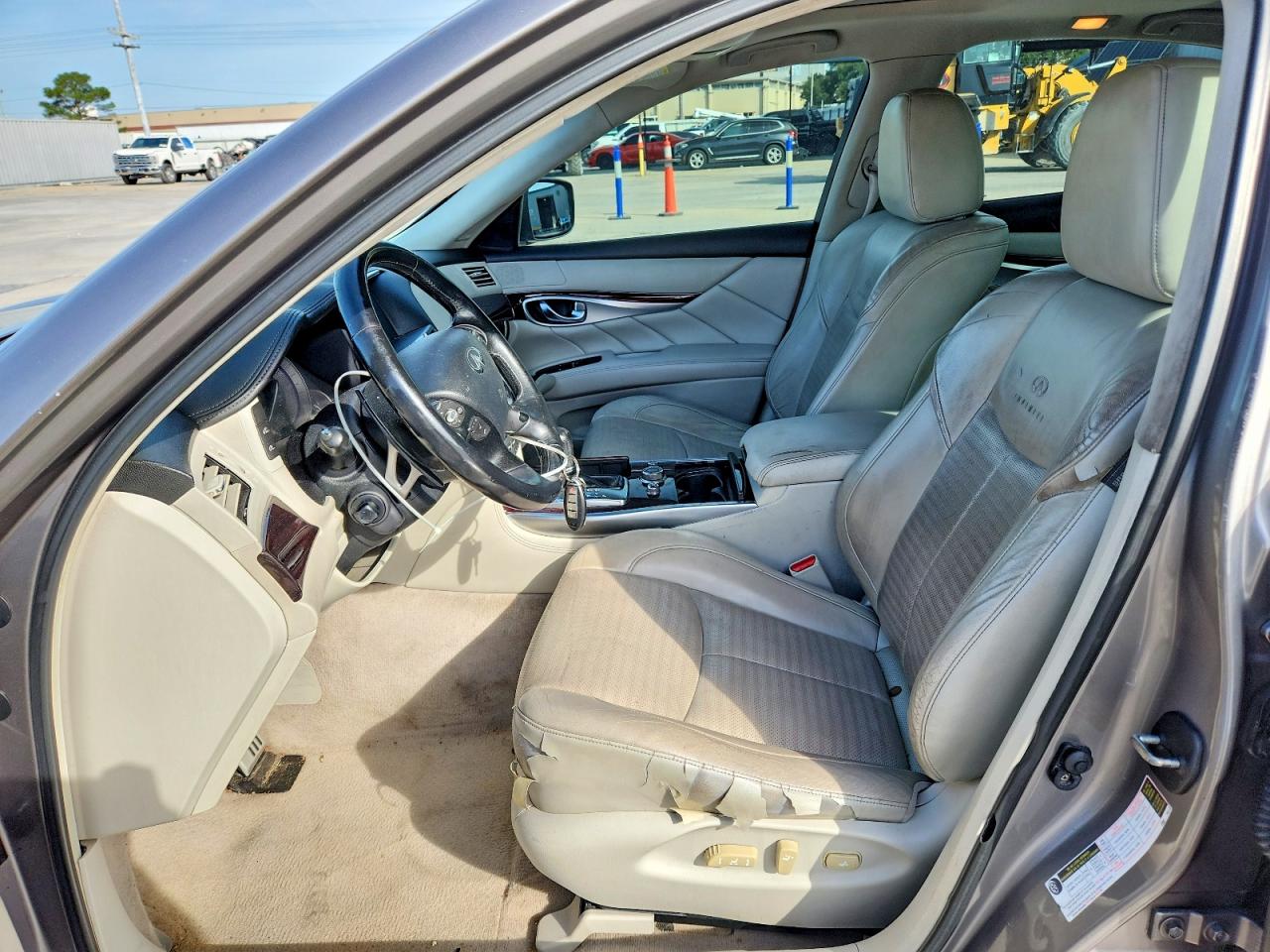 2011 INFINITI M37 BASE photo 13