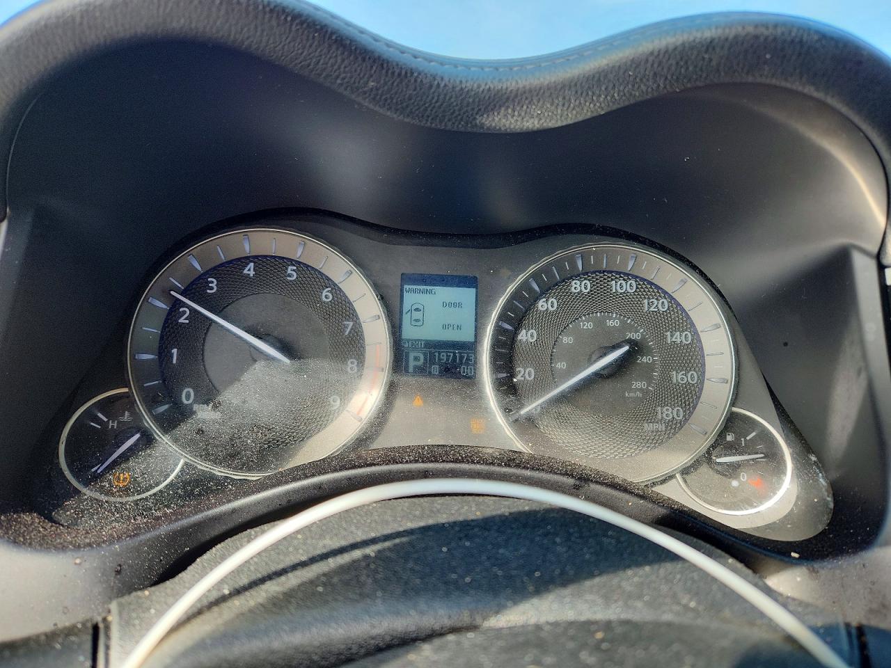 2011 INFINITI M37 BASE photo 17