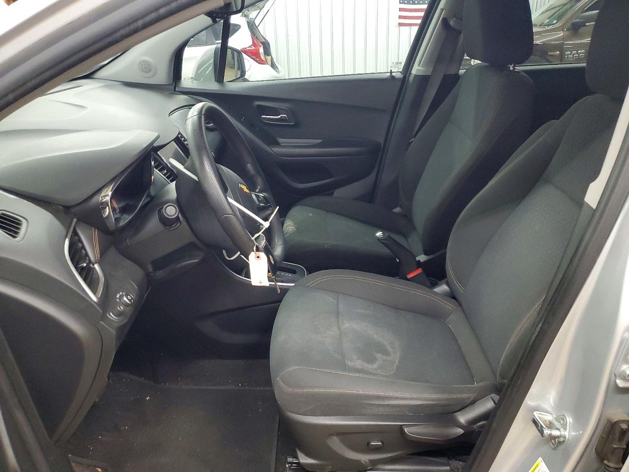 2022 CHEVROLET TRAX LS photo 13