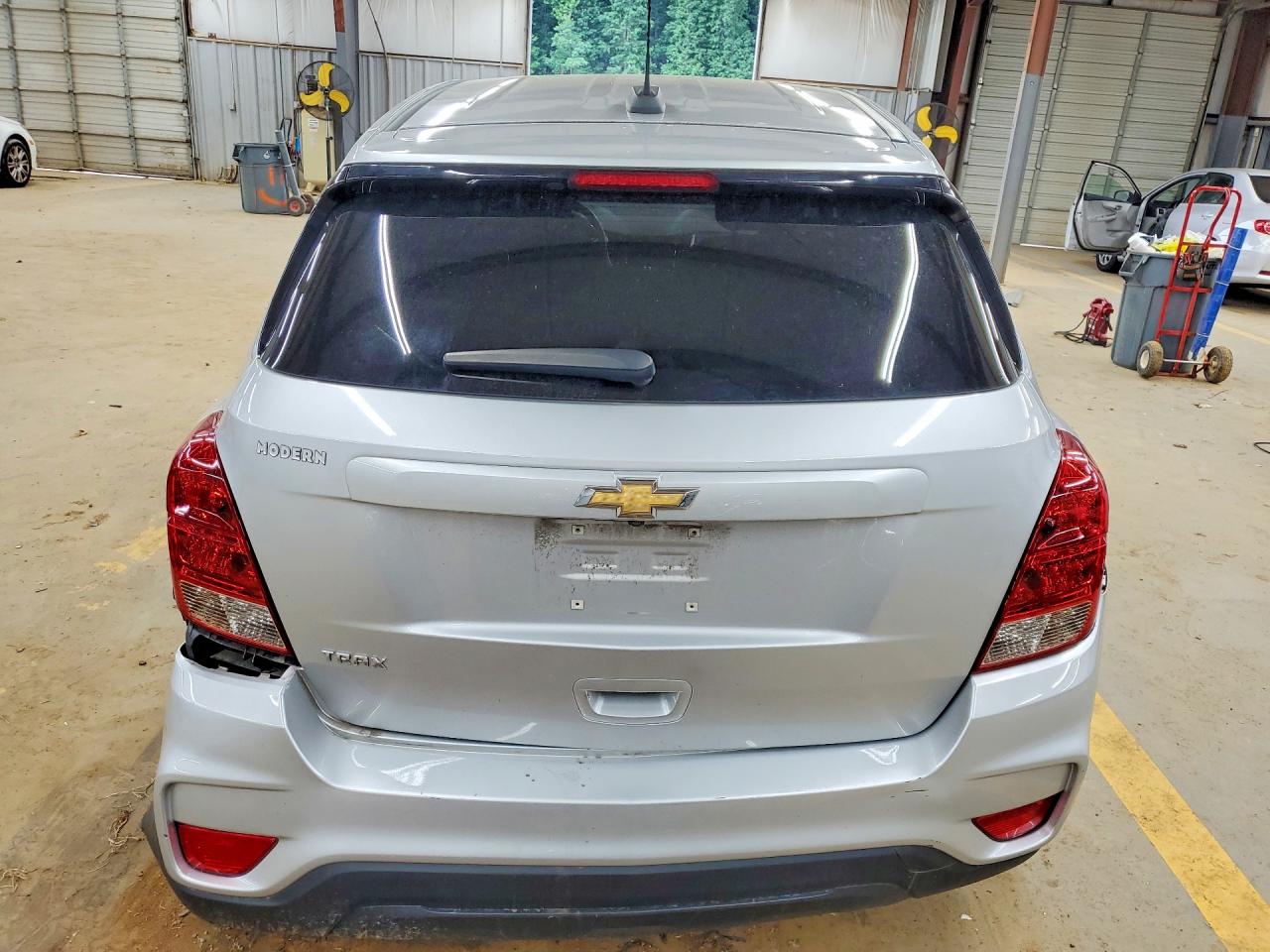 2022 CHEVROLET TRAX LS photo 11
