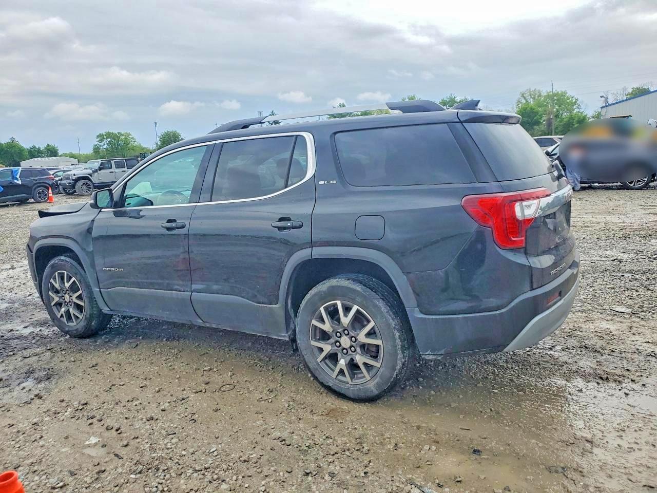 2021 GMC ACADIA SLE photo 3