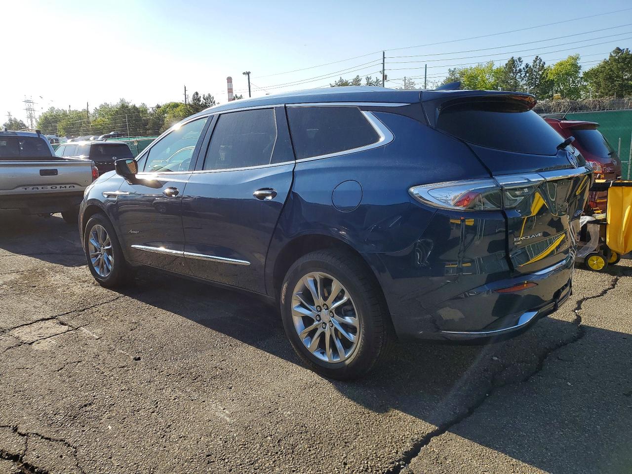 2022 BUICK ENCLAVE AVENIR photo 3