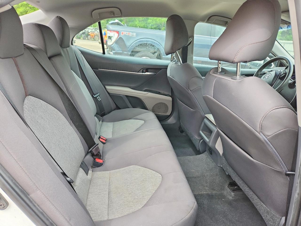 2018 TOYOTA CAMRY LE photo 28