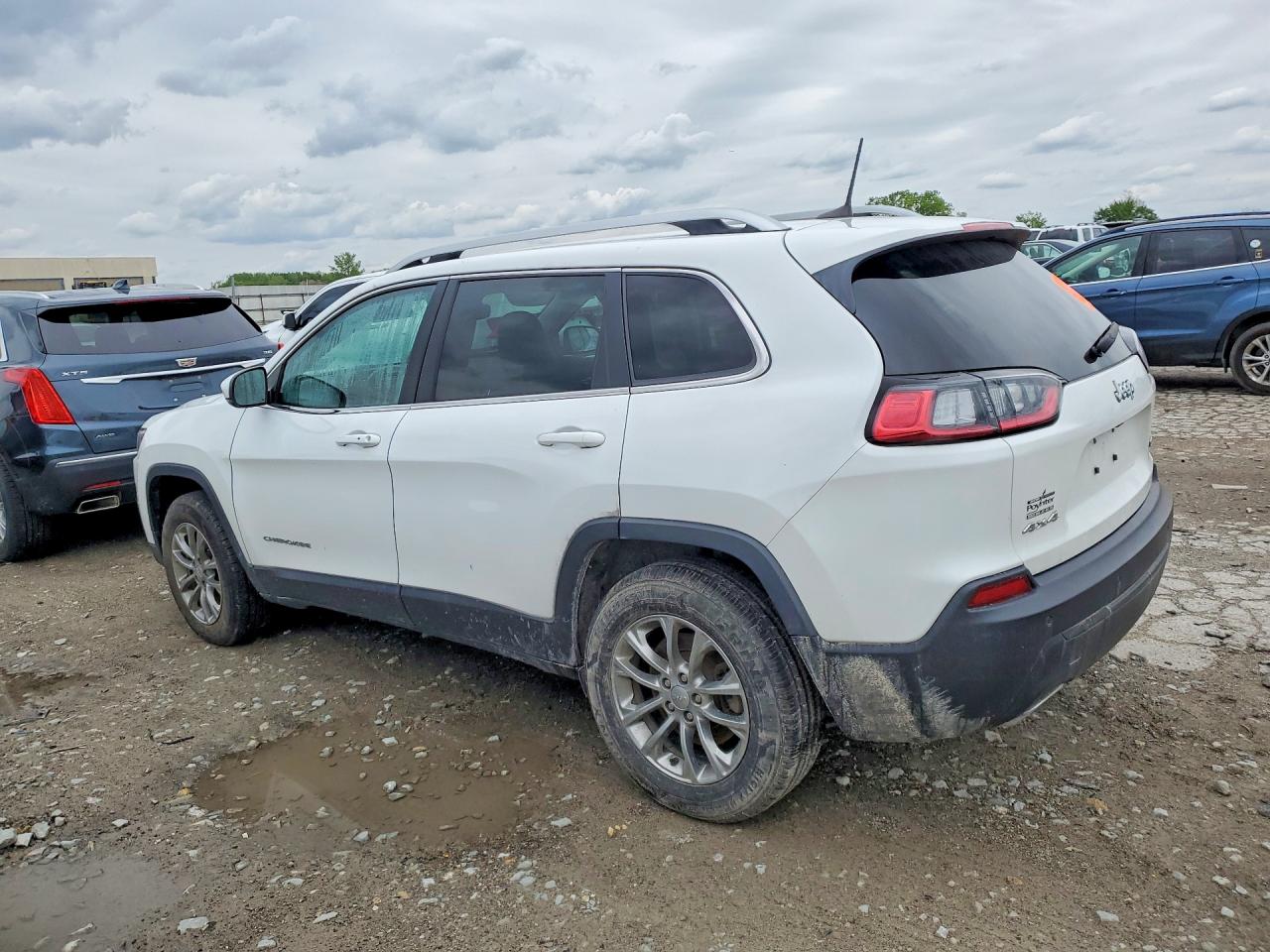 2021 JEEP CHEROKEE LATITUDE LUX photo 3