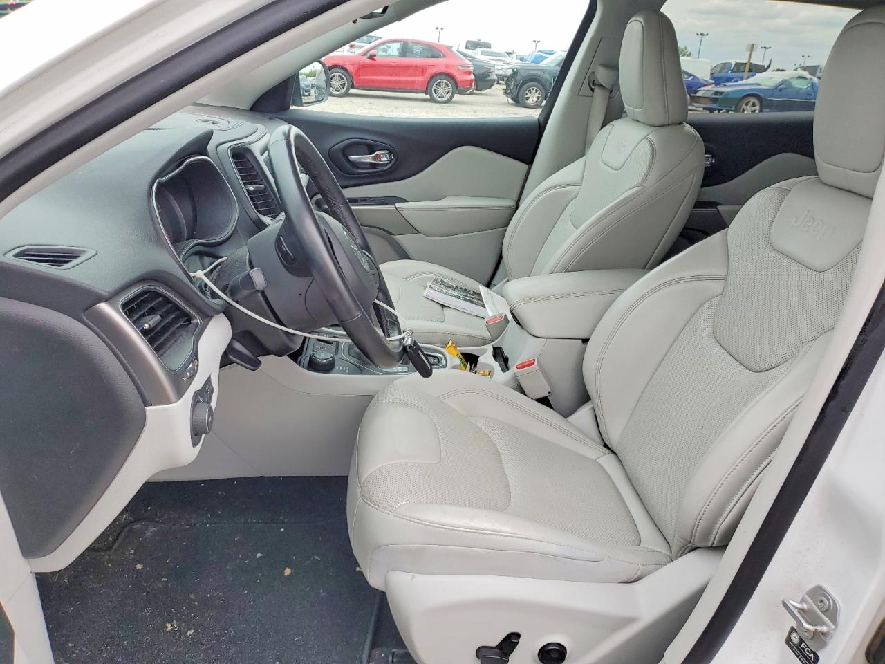 2021 JEEP CHEROKEE LATITUDE LUX photo 13