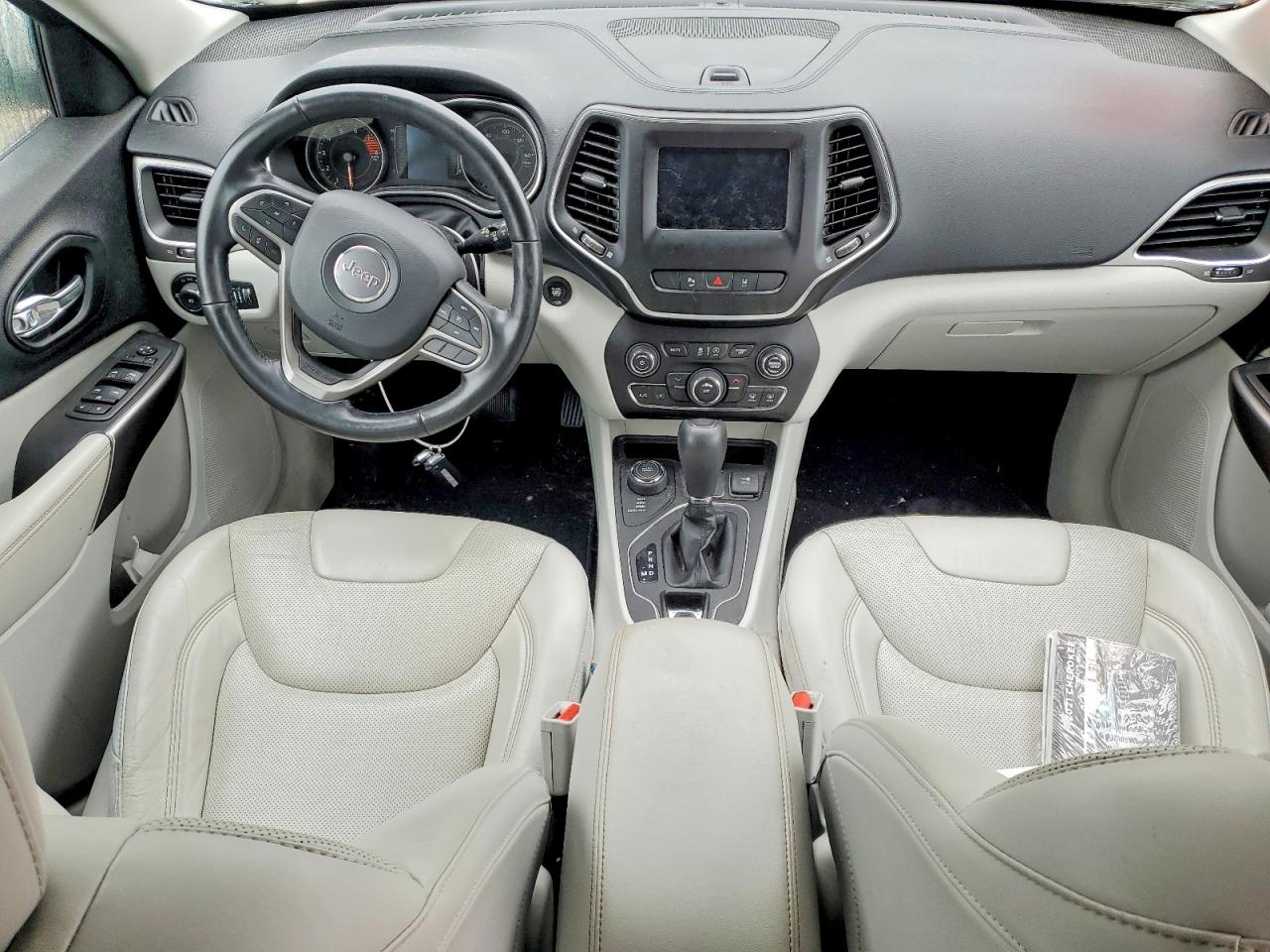 2021 JEEP CHEROKEE LATITUDE LUX photo 15