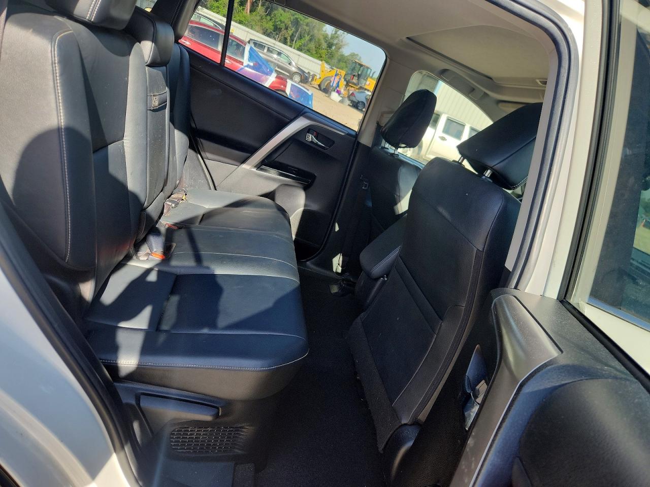 2016 TOYOTA RAV4 HV LIMITED photo 21