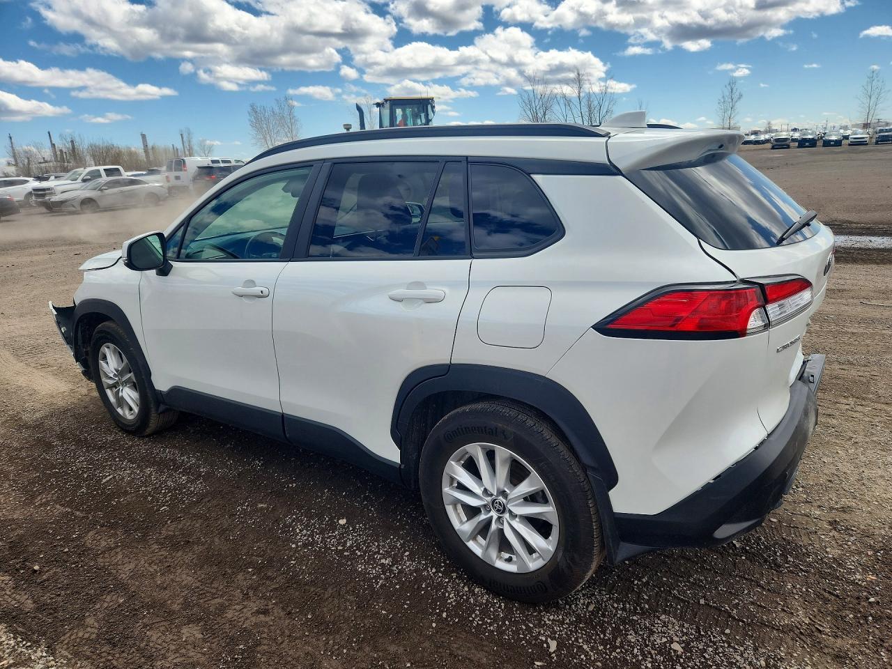 2022 TOYOTA COROLLA CROSS LE photo 4