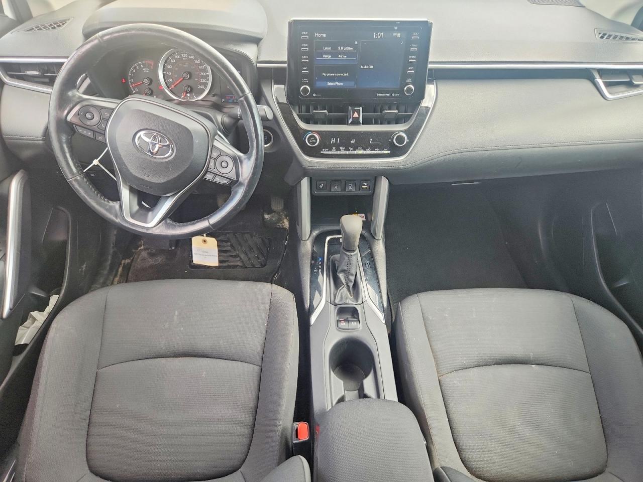 2022 TOYOTA COROLLA CROSS LE photo 22
