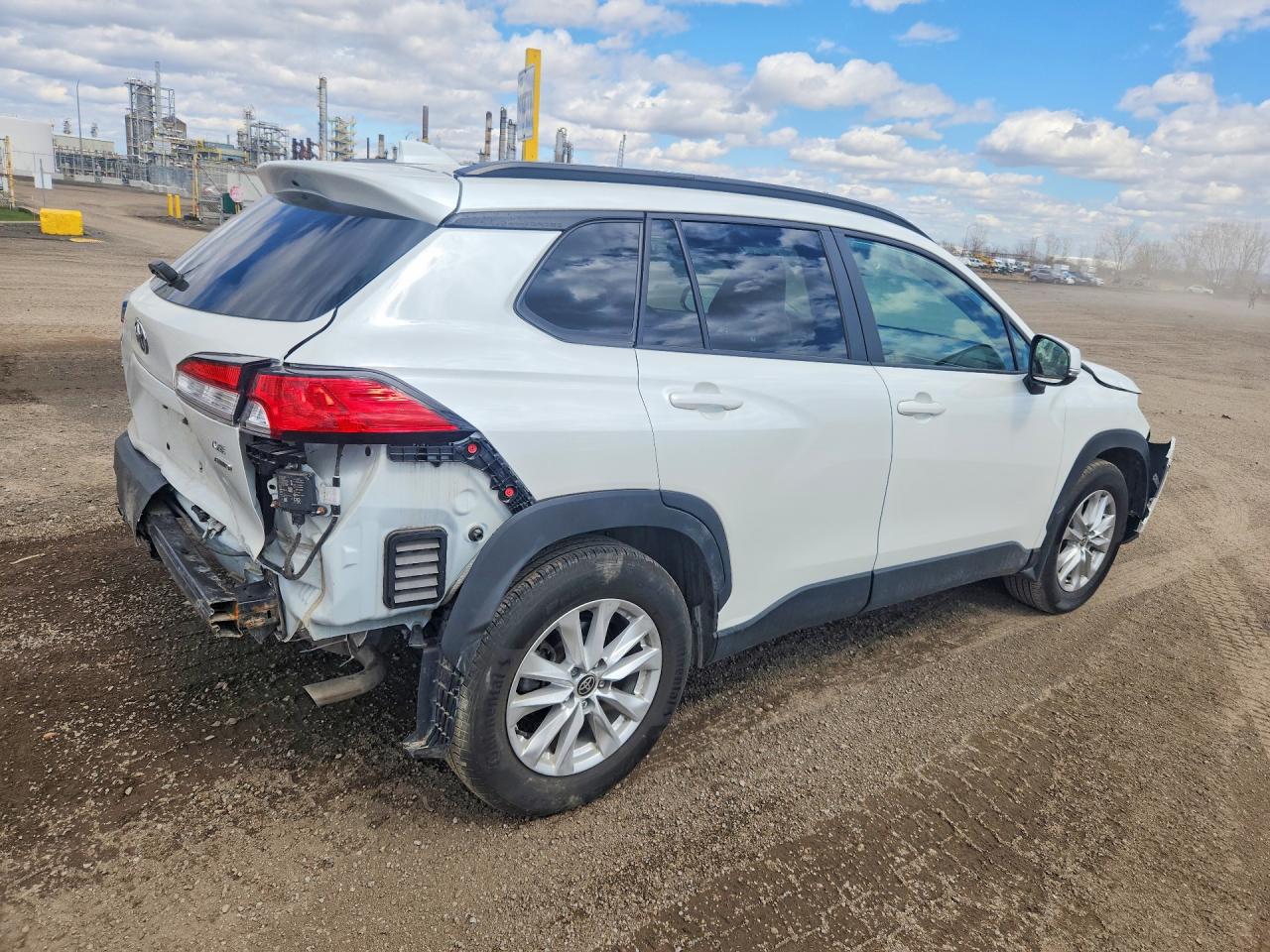2022 TOYOTA COROLLA CROSS LE photo 7