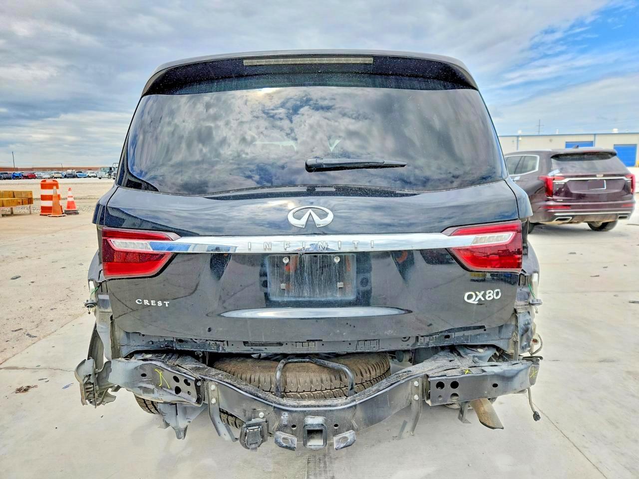 2021 INFINITI QX80 LUXE photo 16