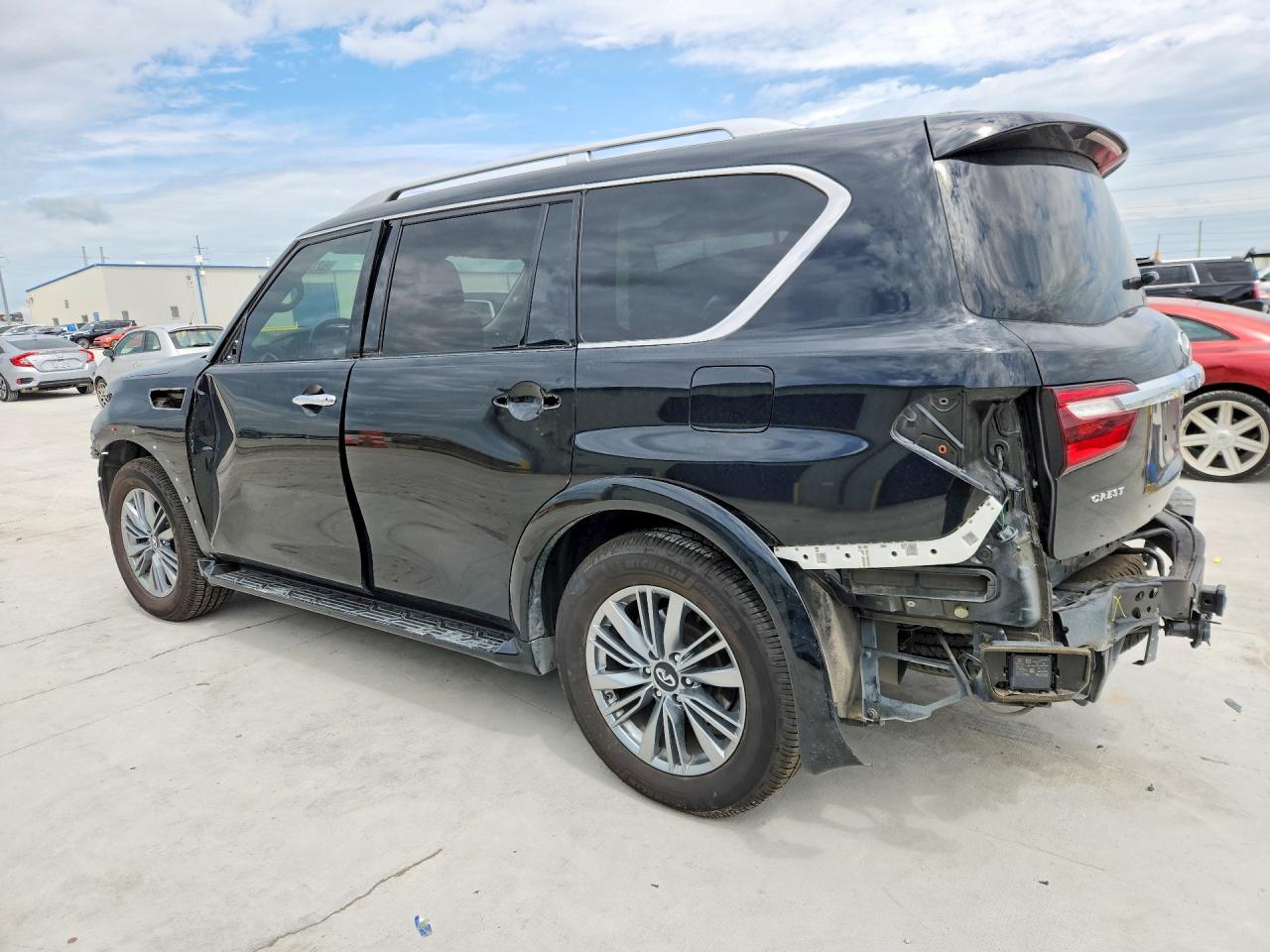 2021 INFINITI QX80 LUXE photo 4