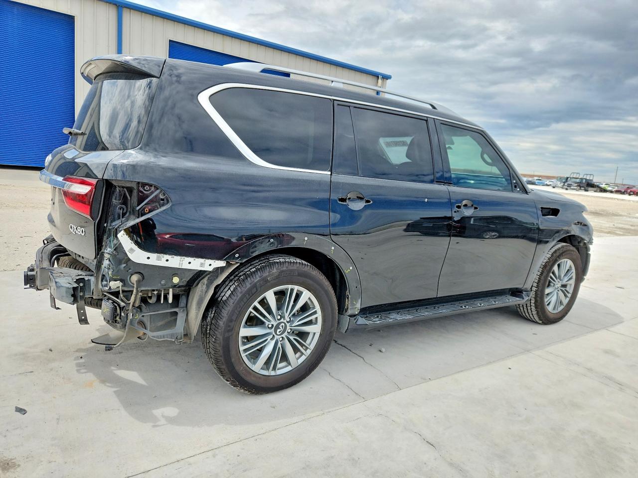 2021 INFINITI QX80 LUXE photo 7