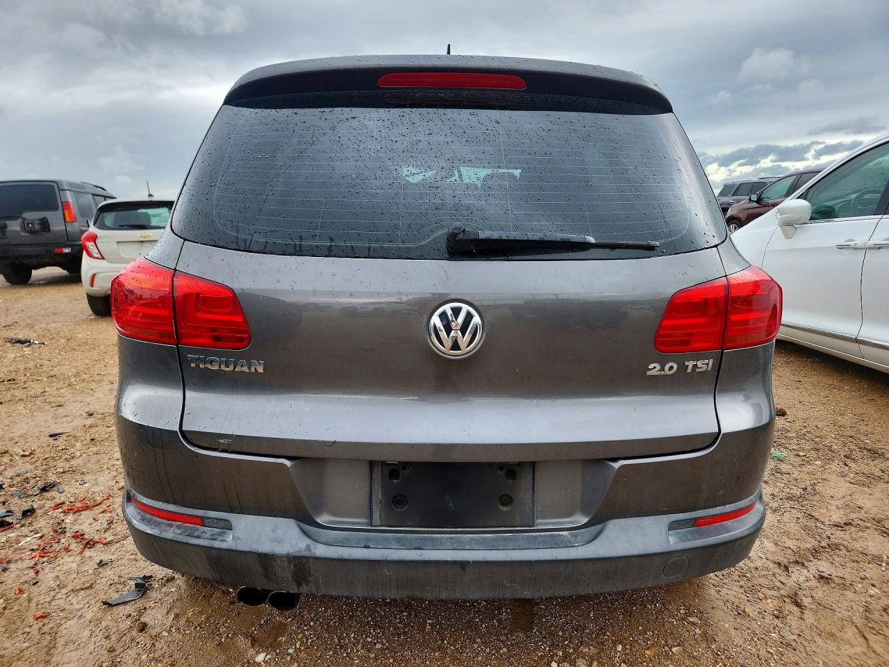 2012 VOLKSWAGEN TIGUAN S photo 16