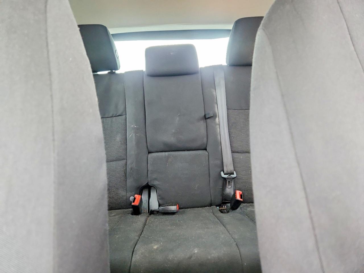 2012 VOLKSWAGEN TIGUAN S photo 28