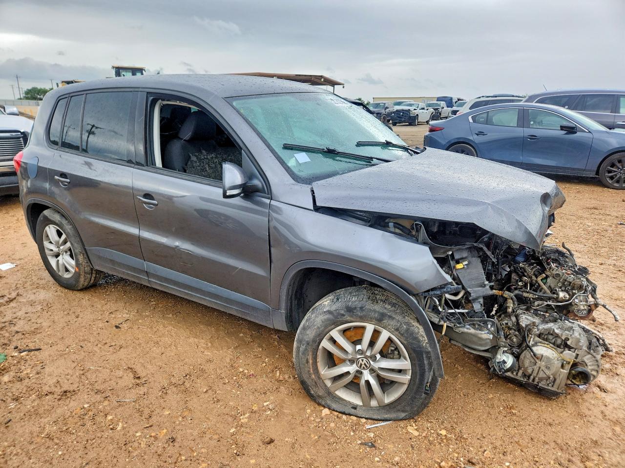 2012 VOLKSWAGEN TIGUAN S photo 10