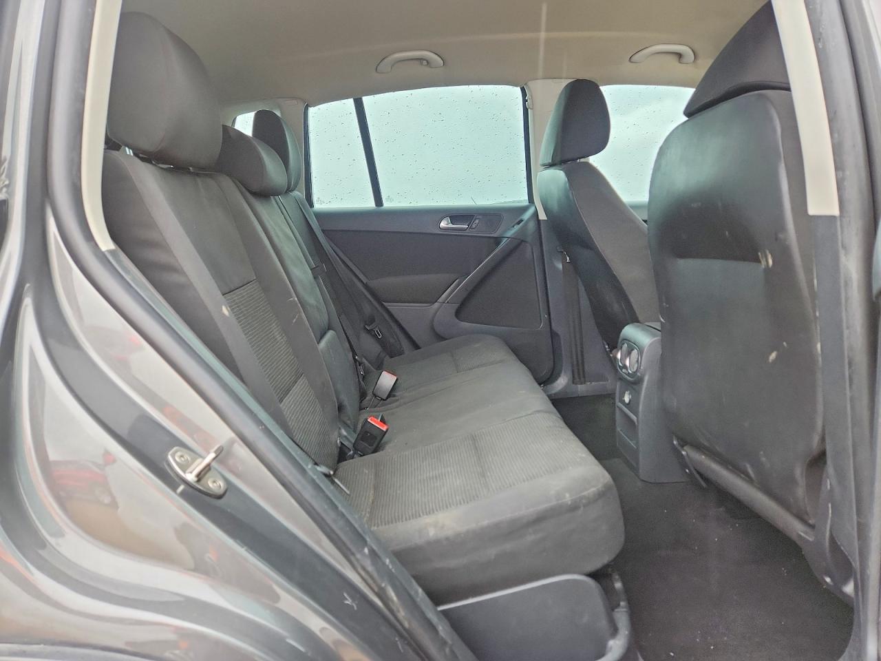 2012 VOLKSWAGEN TIGUAN S photo 31