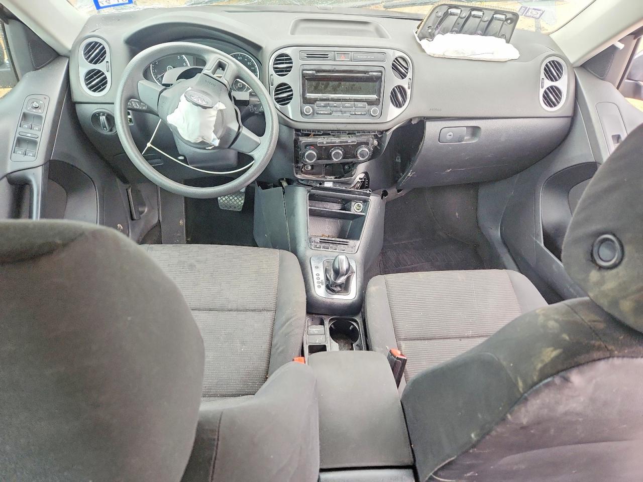 2012 VOLKSWAGEN TIGUAN S photo 22