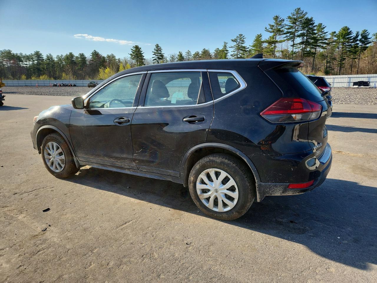 2019 NISSAN ROGUE S photo 4