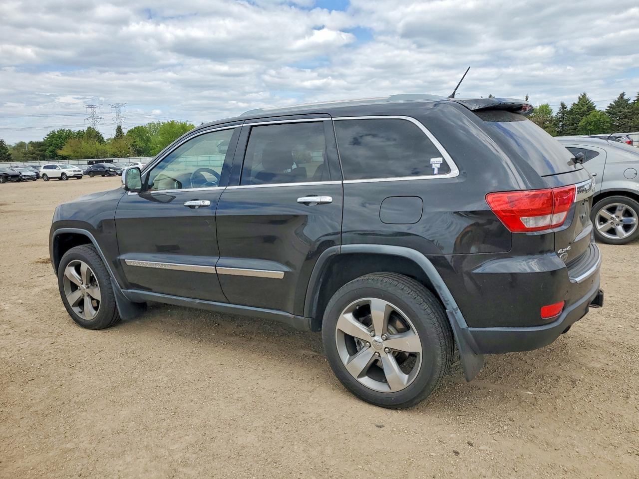 2012 JEEP GRAND CHEROKEE OVERLAND photo 2