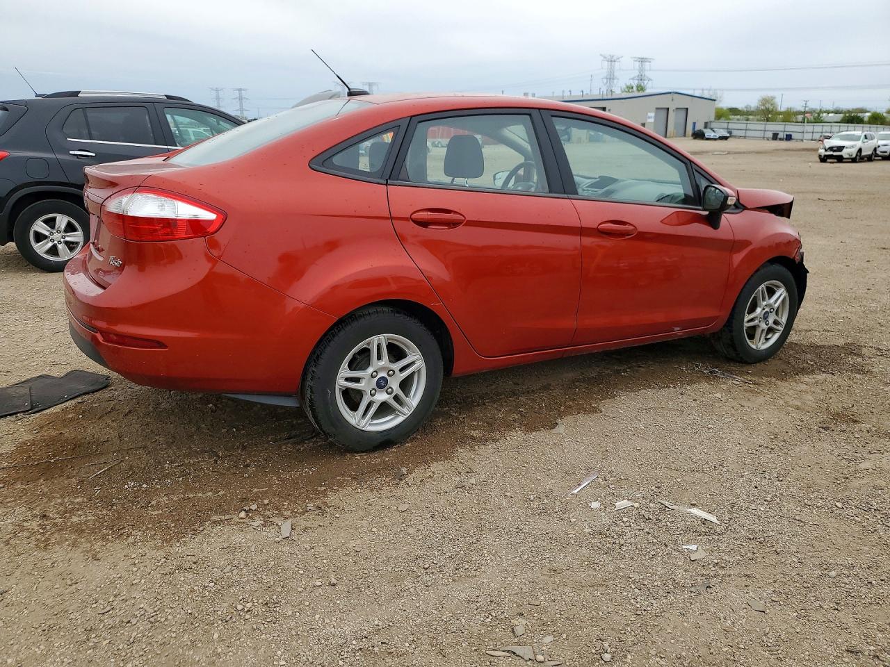2018 FORD FIESTA SE photo 3
