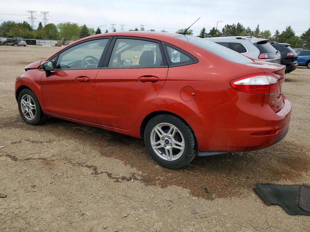 2018 FORD FIESTA SE photo 2