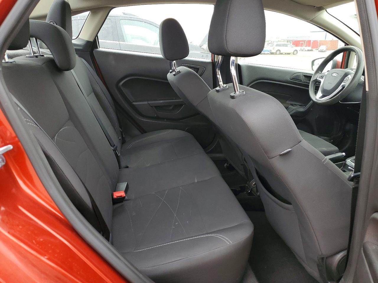 2018 FORD FIESTA SE photo 10