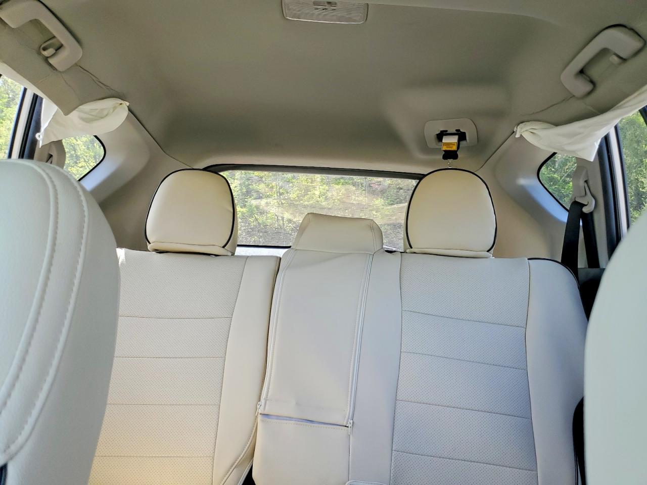 2013 TOYOTA RAV4 XLE photo 17