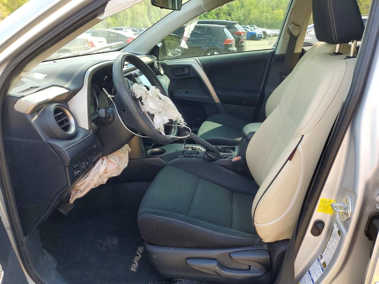 2013 TOYOTA RAV4 XLE photo 11