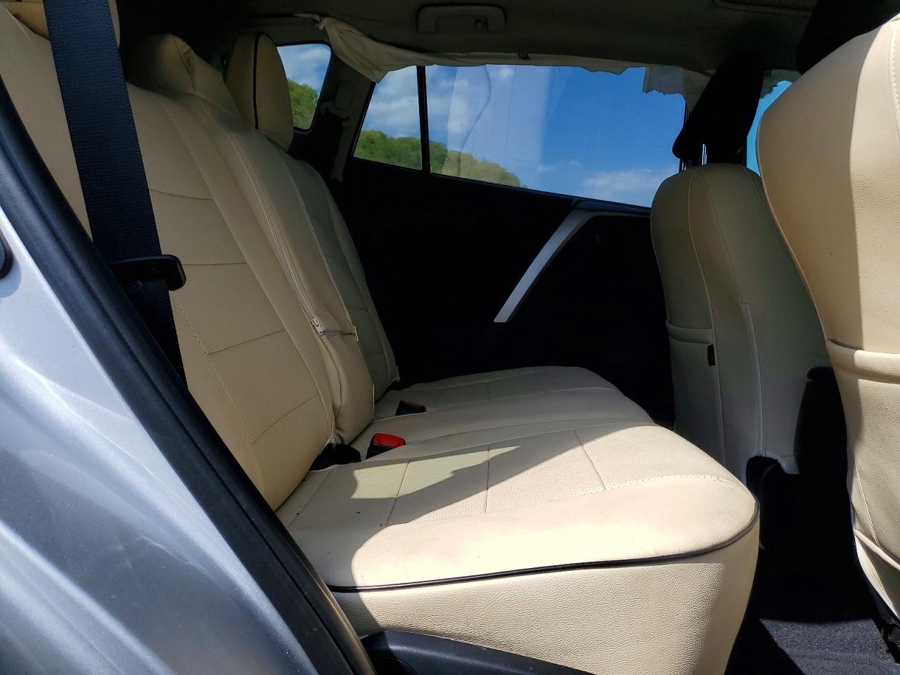 2013 TOYOTA RAV4 XLE photo 19