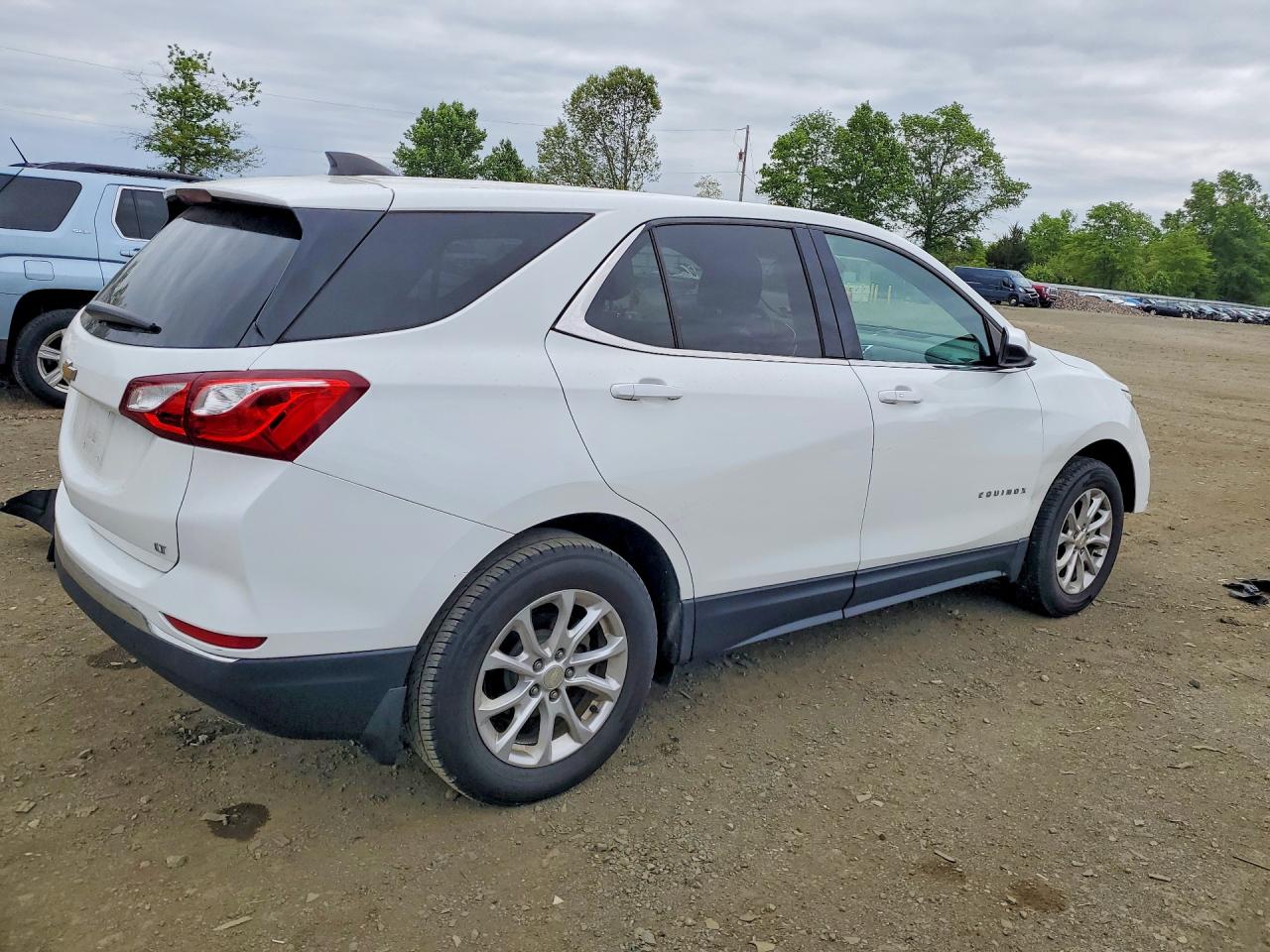 2020 CHEVROLET EQUINOX LT photo 3