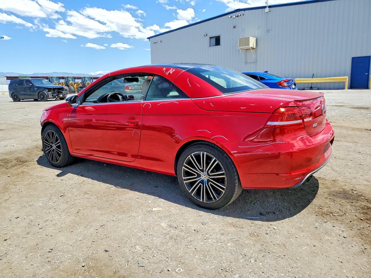 2014 VOLKSWAGEN EOS KOMFORT photo 2