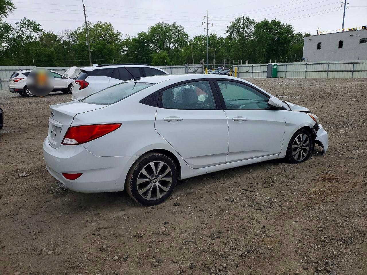 2017 HYUNDAI ACCENT SE photo 5