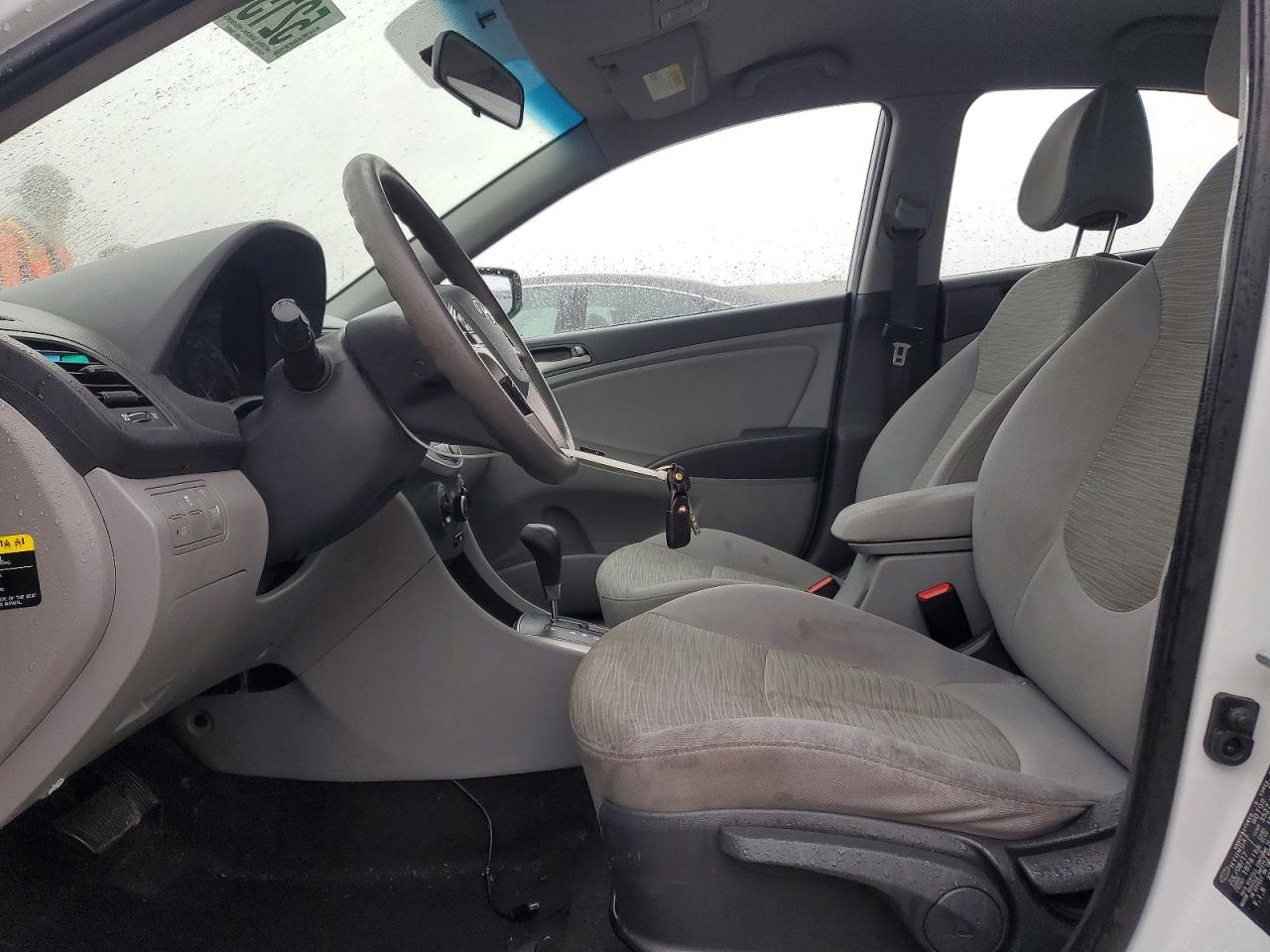 2017 HYUNDAI ACCENT SE photo 13