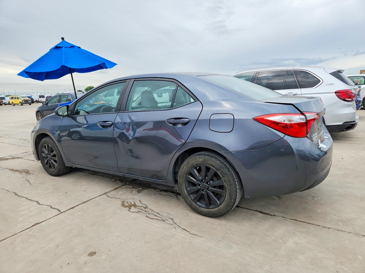 2016 TOYOTA COROLLA LE photo 3