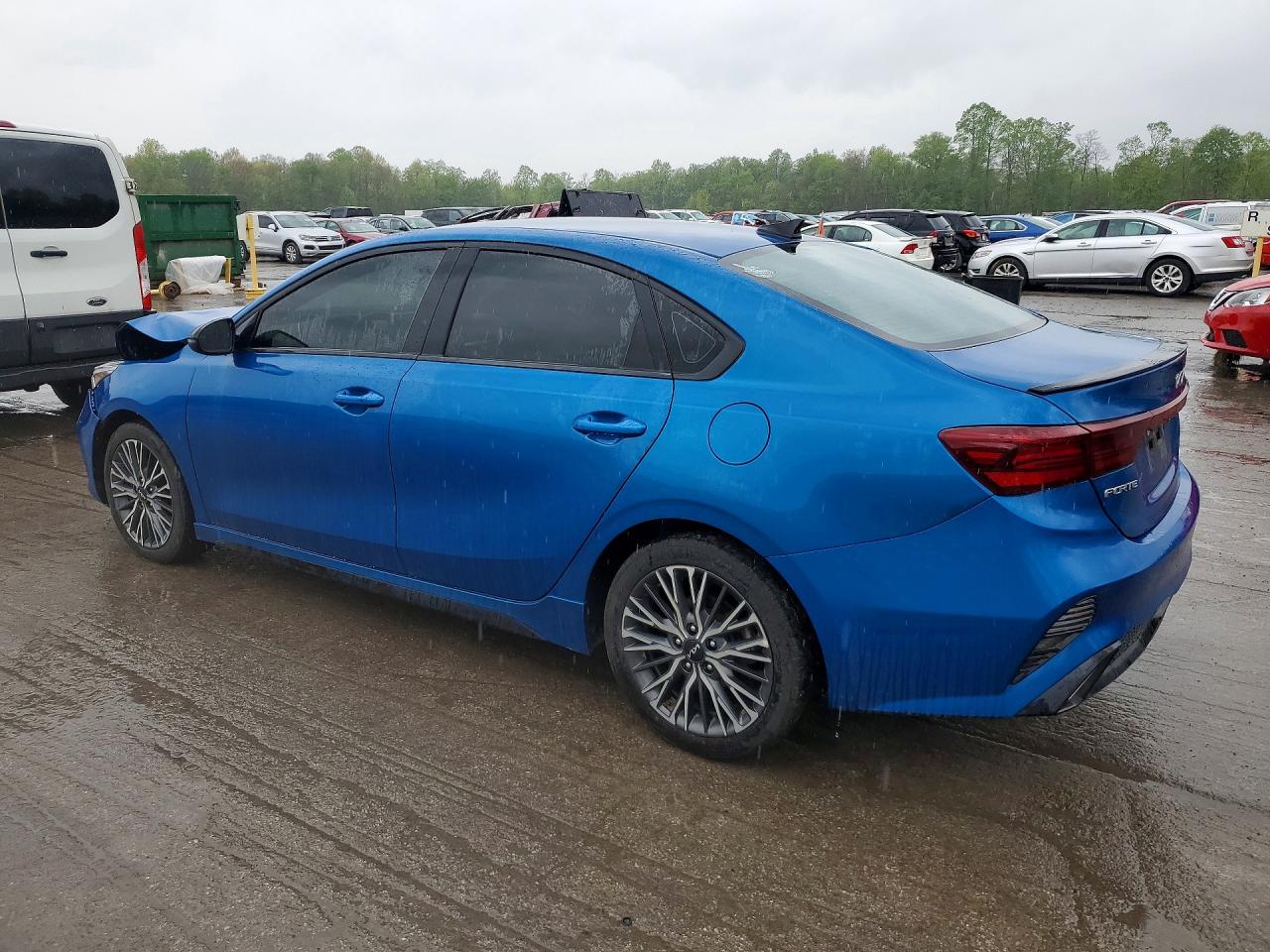 2023 KIA FORTE GT LINE photo 2