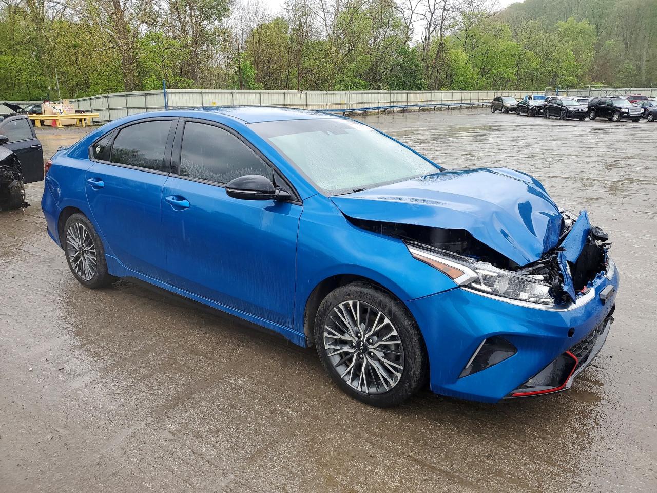 2023 KIA FORTE GT LINE photo 4