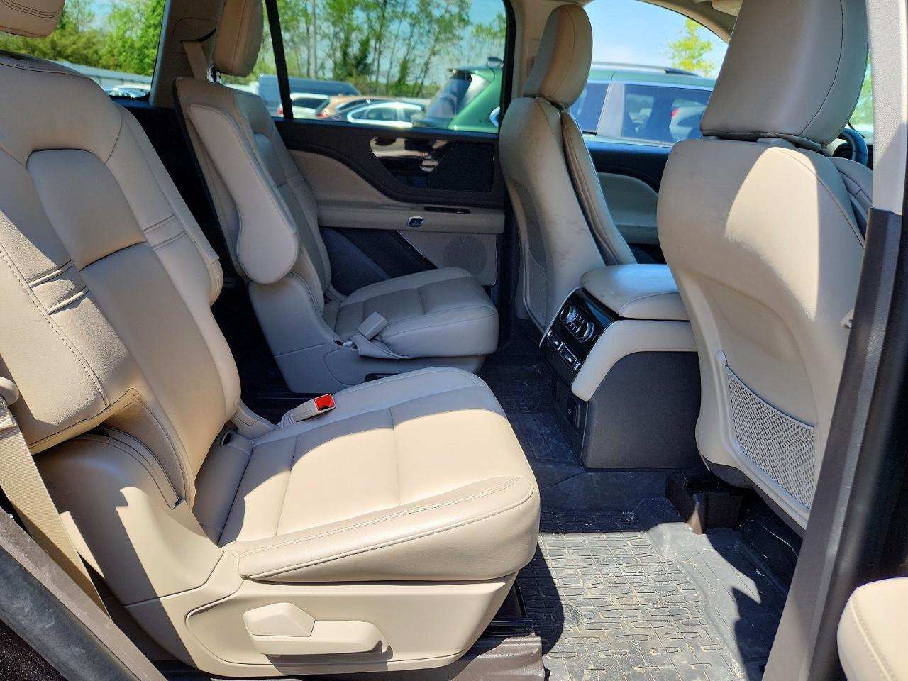 2024 LINCOLN AVIATOR photo 11