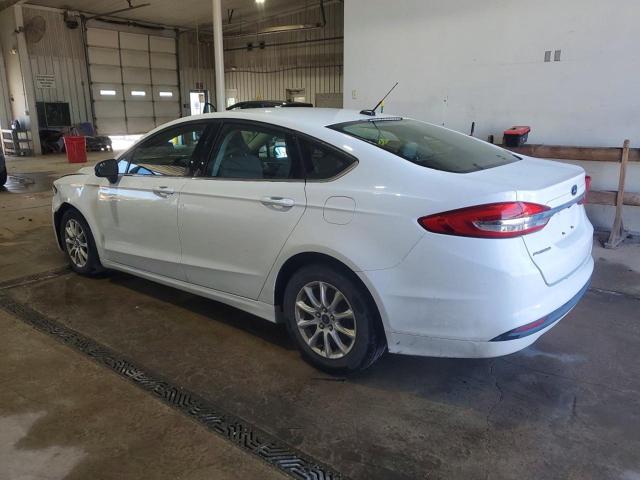 2018 FORD FUSION S photo 3