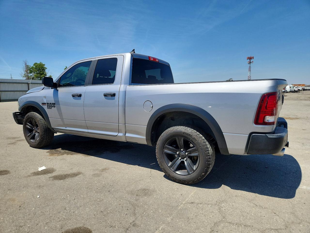 2021 RAM 1500 CLASSIC SLT photo 2