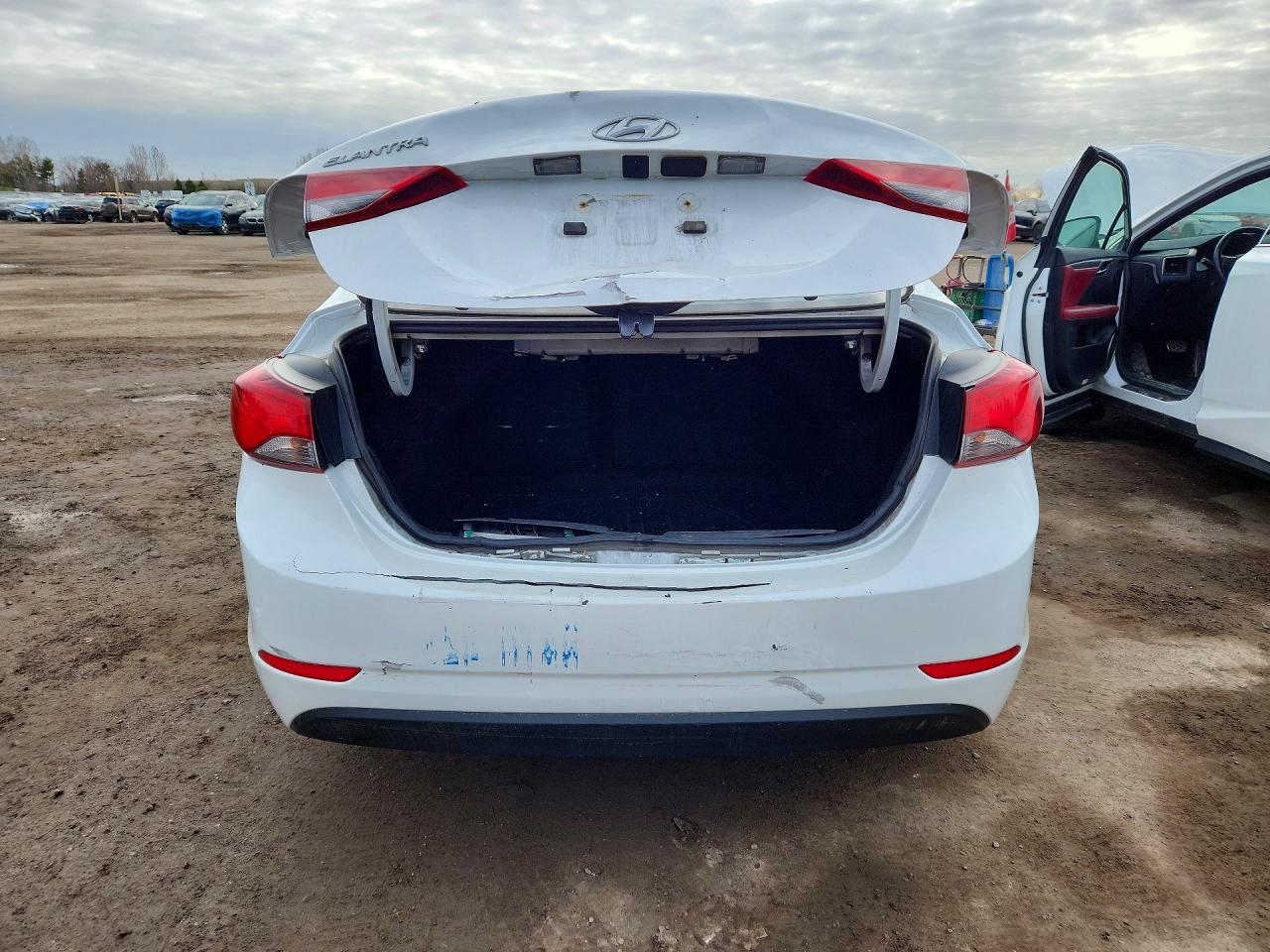 2016 HYUNDAI ELANTRA SE photo 16