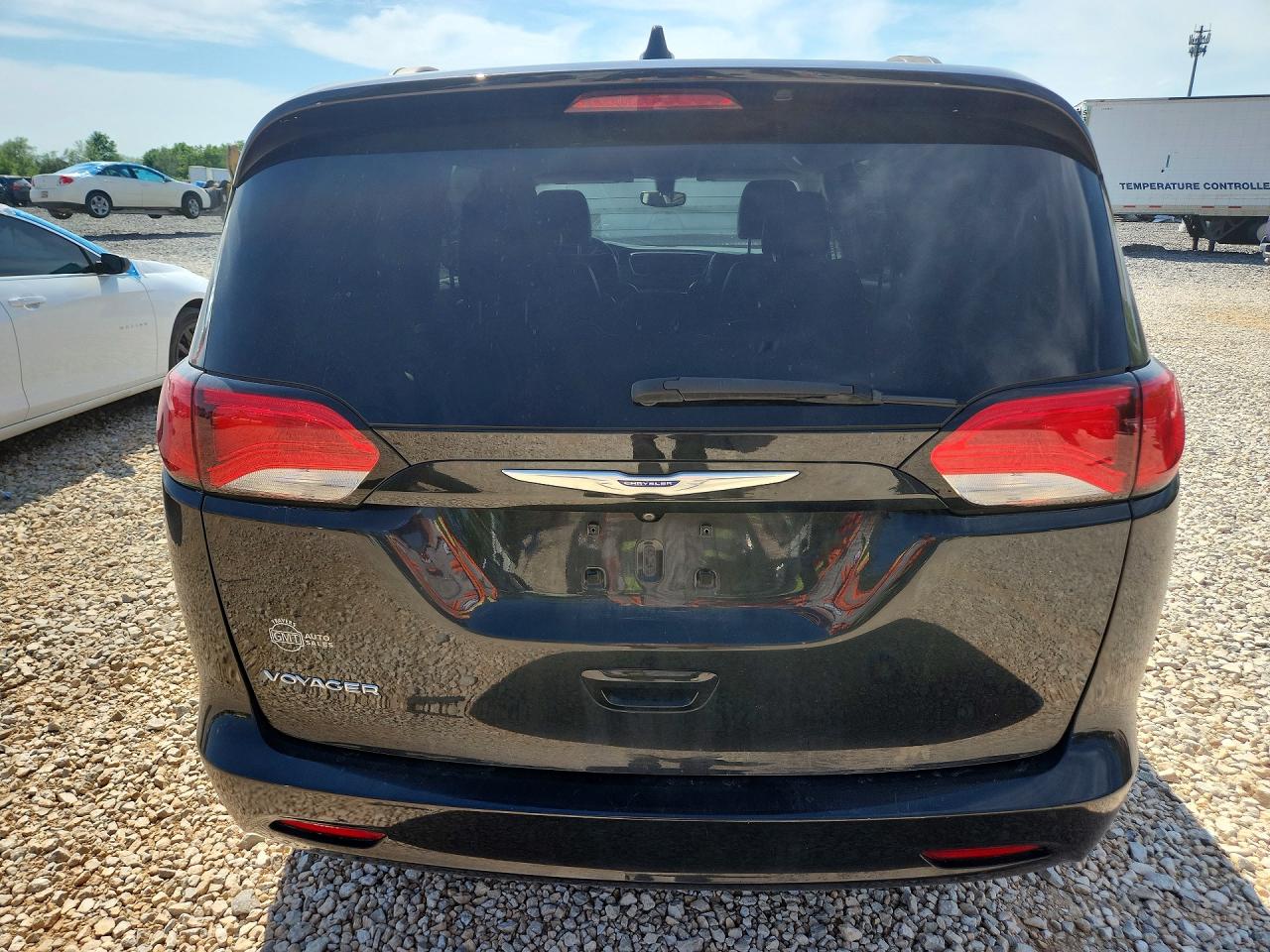 2020 CHRYSLER VOYAGER LXI photo 11