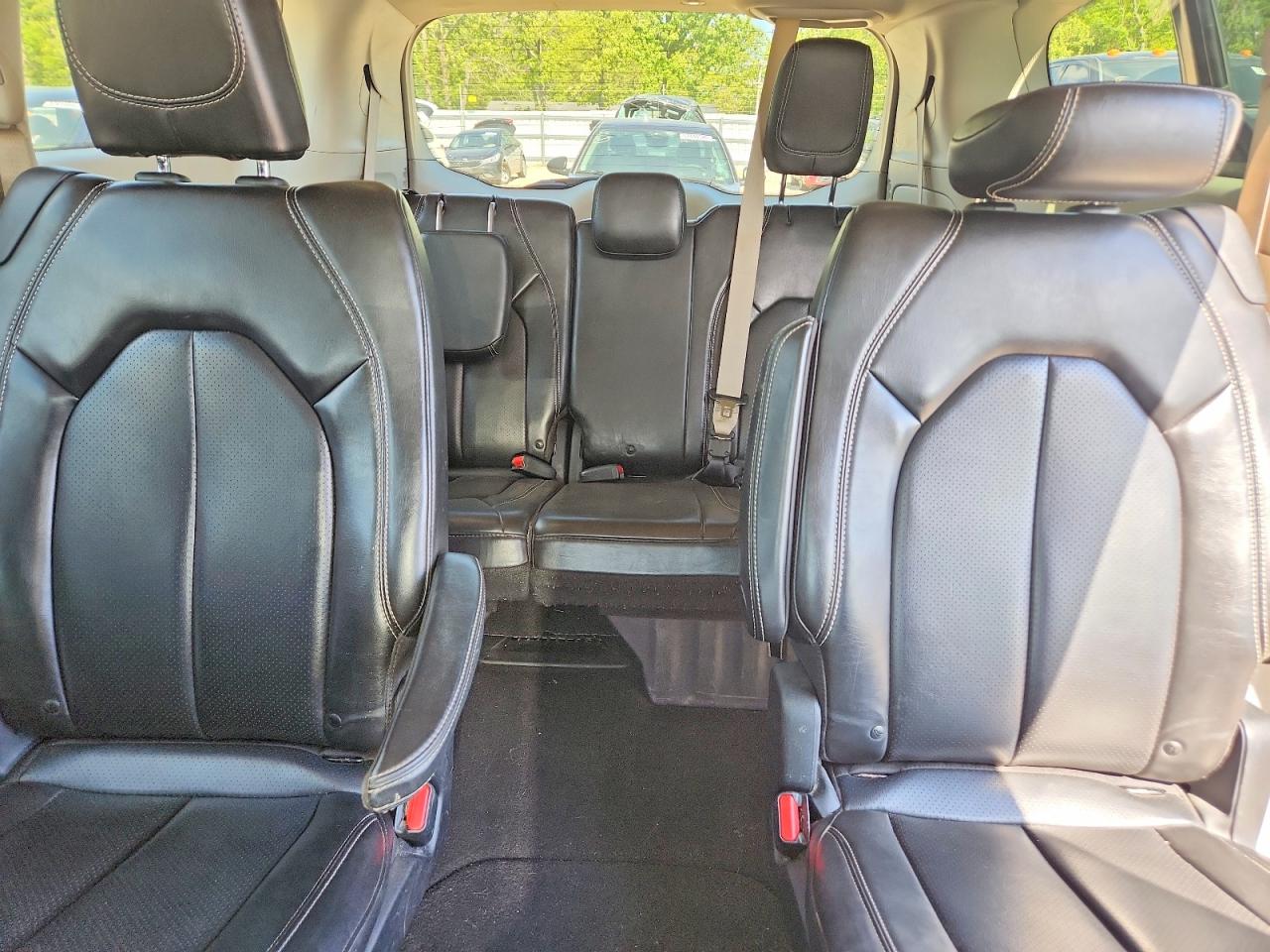 2020 CHRYSLER VOYAGER LXI photo 19