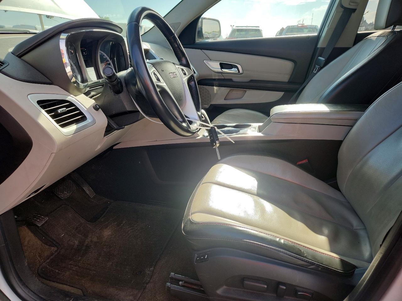 2011 GMC TERRAIN SLT photo 19