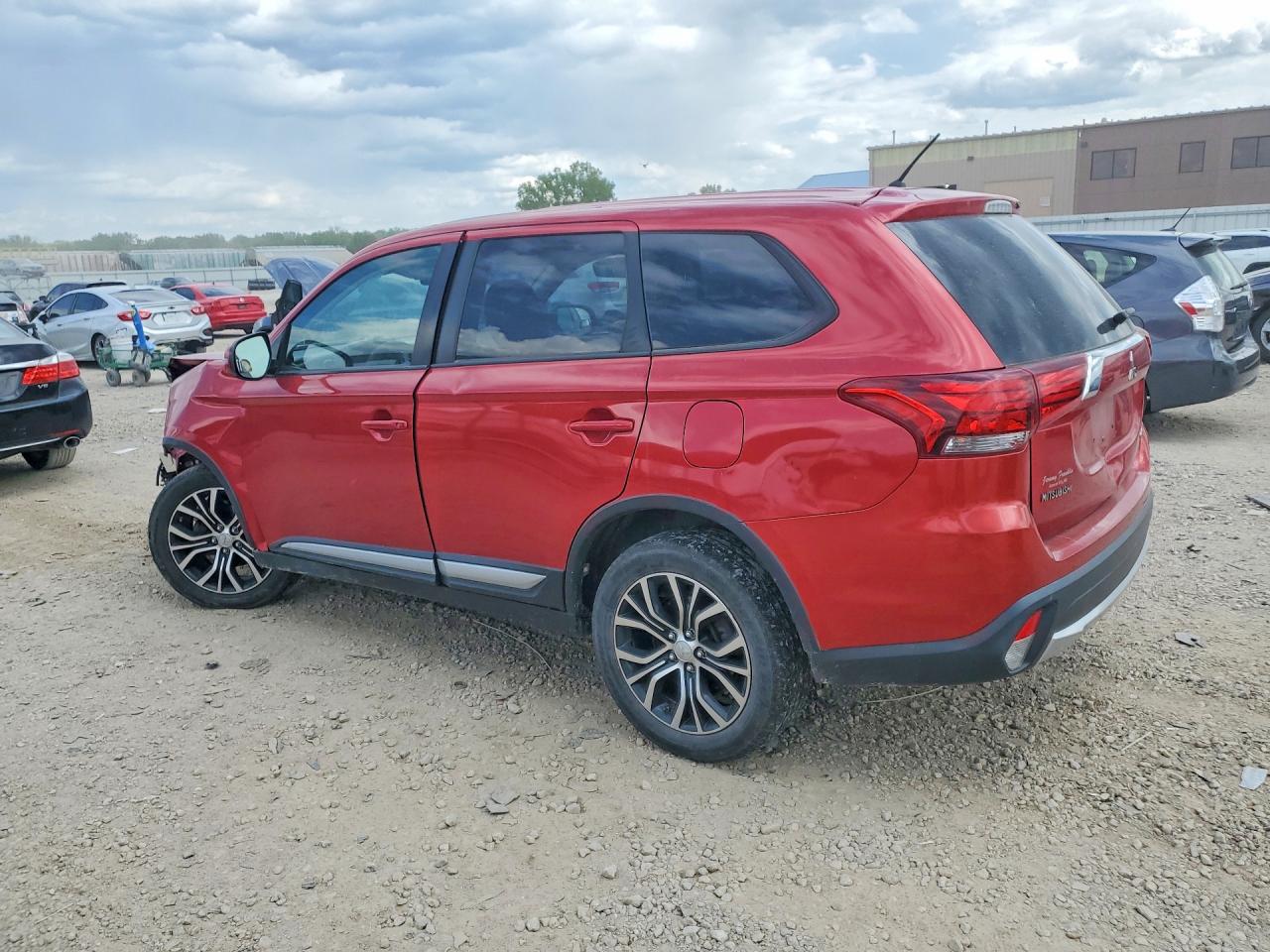 2016 MITSUBISHI OUTLANDER SE photo 4
