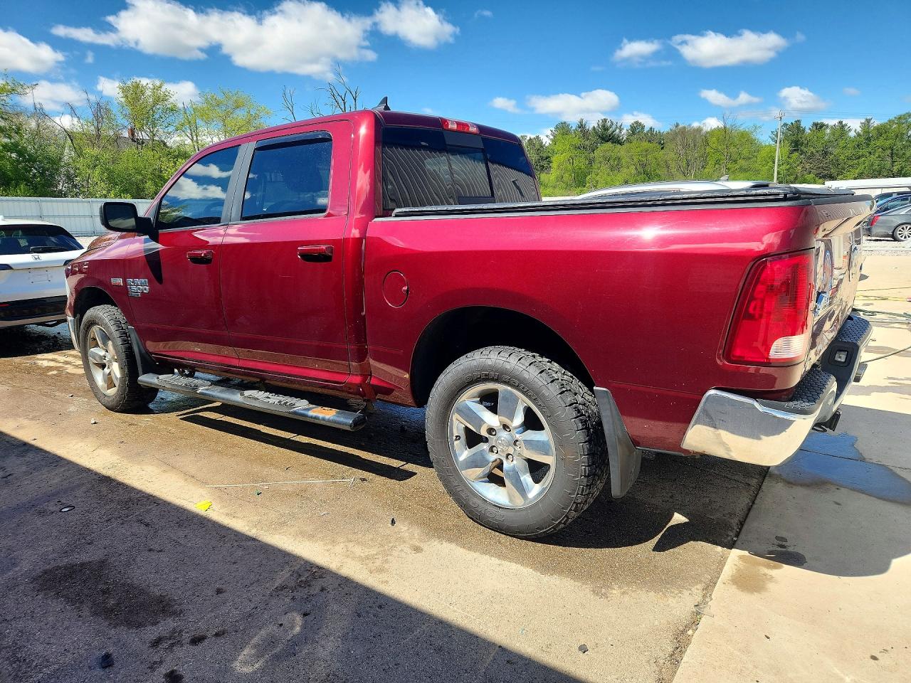 2019 RAM 1500 CLASSIC SLT photo 3