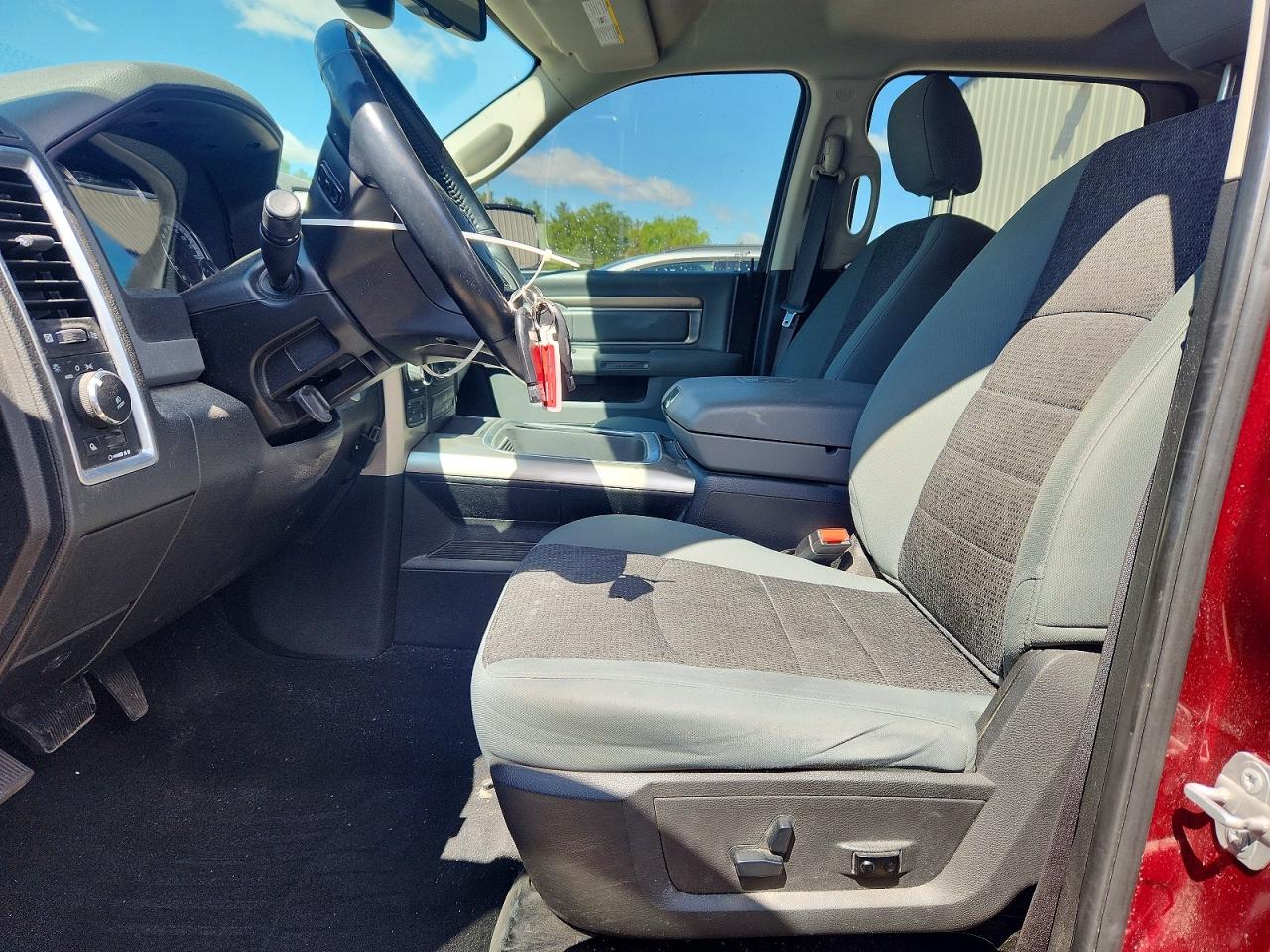 2019 RAM 1500 CLASSIC SLT photo 13