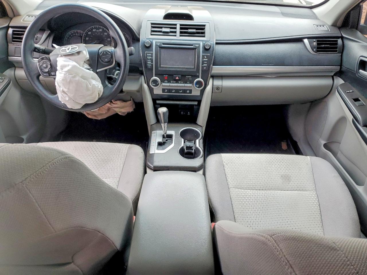 2012 TOYOTA CAMRY LE photo 15